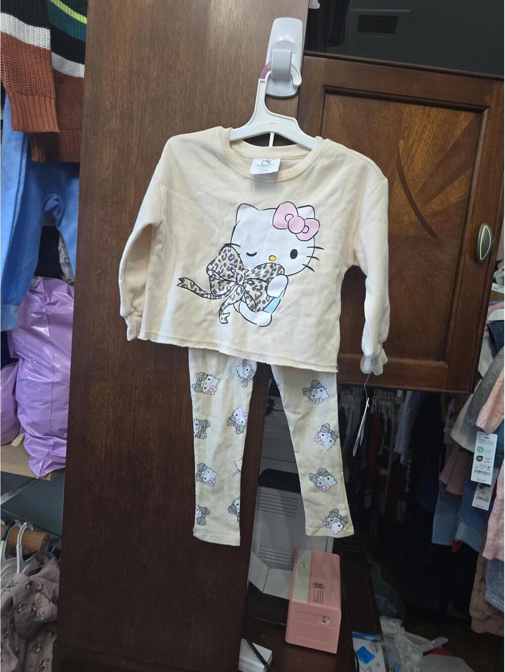 2t brand new, hello, kitty outfit.Item 246
